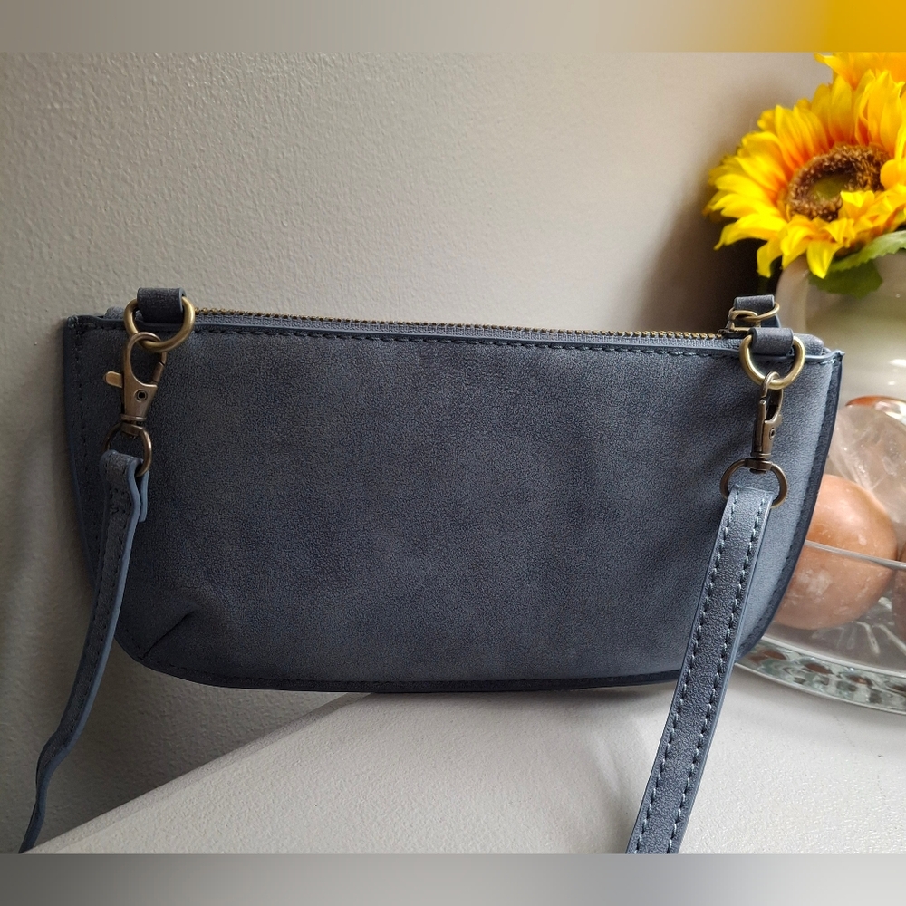 Joy Susan Blue Crossbody With Wristlet NWOT - Picture 2 of 4